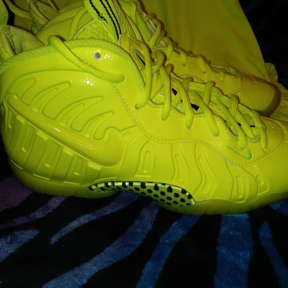 Nike Volt foamposites - Picture 4 of 4